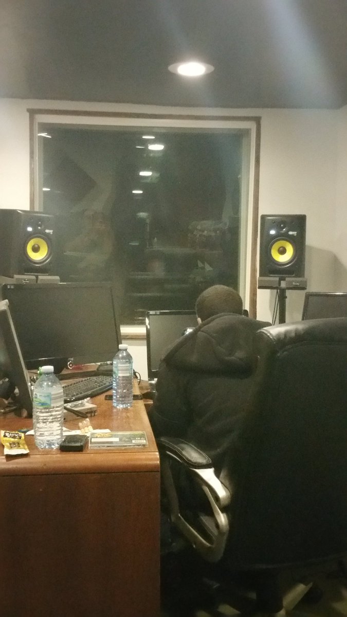 WhoIsILLMuzick's tweet photo. Got off work to get back to work an I love it.
#PremeditatedAlbum #Addicted https://t.co/usBcO7Kzj0