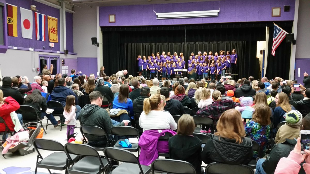 SouthRidgeElem's tweet photo. South Ridge Winter Choir Concert tonight! Students in grades 4, 5, & 6 #soewolves https://t.co/SgcZiM6DXq