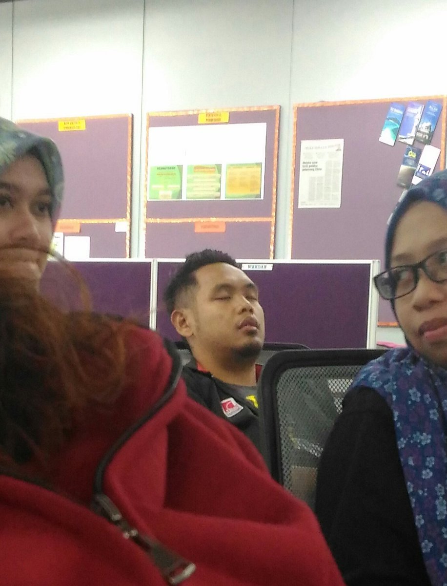 NadiStudioPalam's tweet photo. Haaa tido dlm class! https://t.co/7YW018doZm
