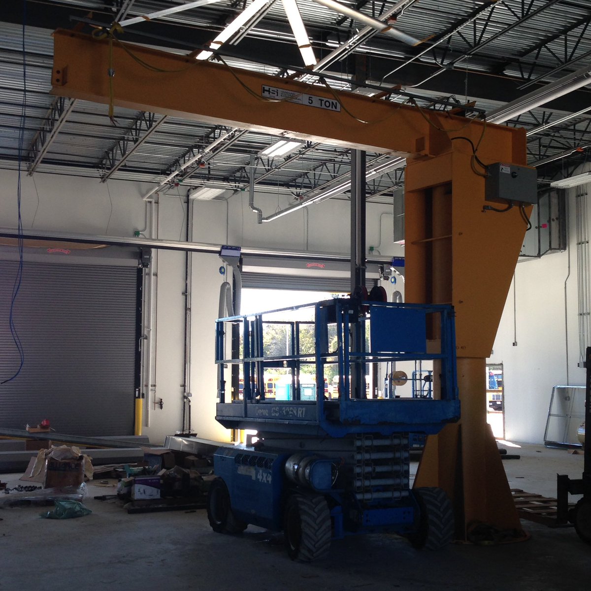 lindacholder's tweet photo. Installing new 5 ton crane at south transportation shop. Opening in the new year! #MovingKatyISD #KatyISD https://t.co/liuFJh6mml