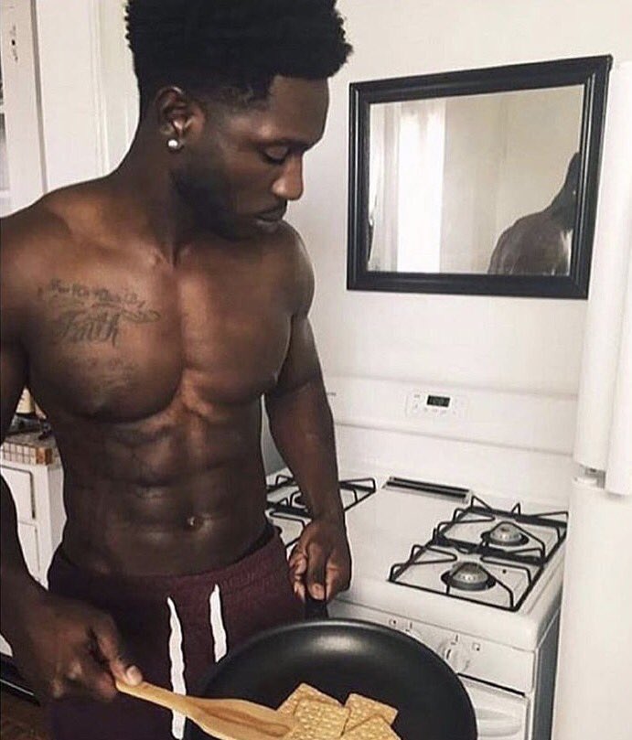 halehXbby's tweet image. A guy who can cook &amp;gt;&amp;gt;&amp;gt;&amp;gt;&amp;gt;&amp;gt;&amp;gt;