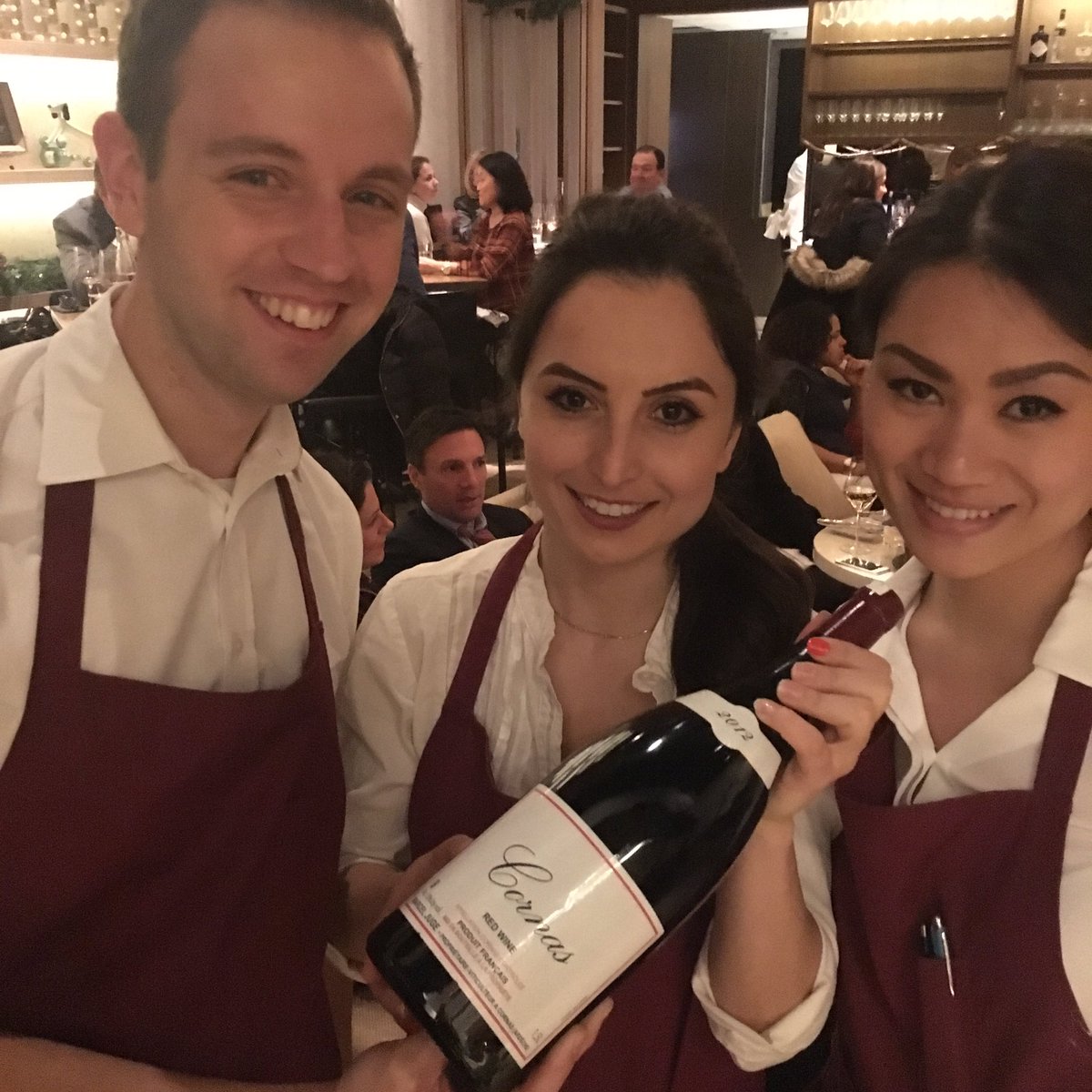 sohmbar's tweet photo. Come in out of the cold for some #winterredwine #syrah #cornas #roastedslope #9pmpour #aldoafterdark https://t.co/GfbhLBRIFS