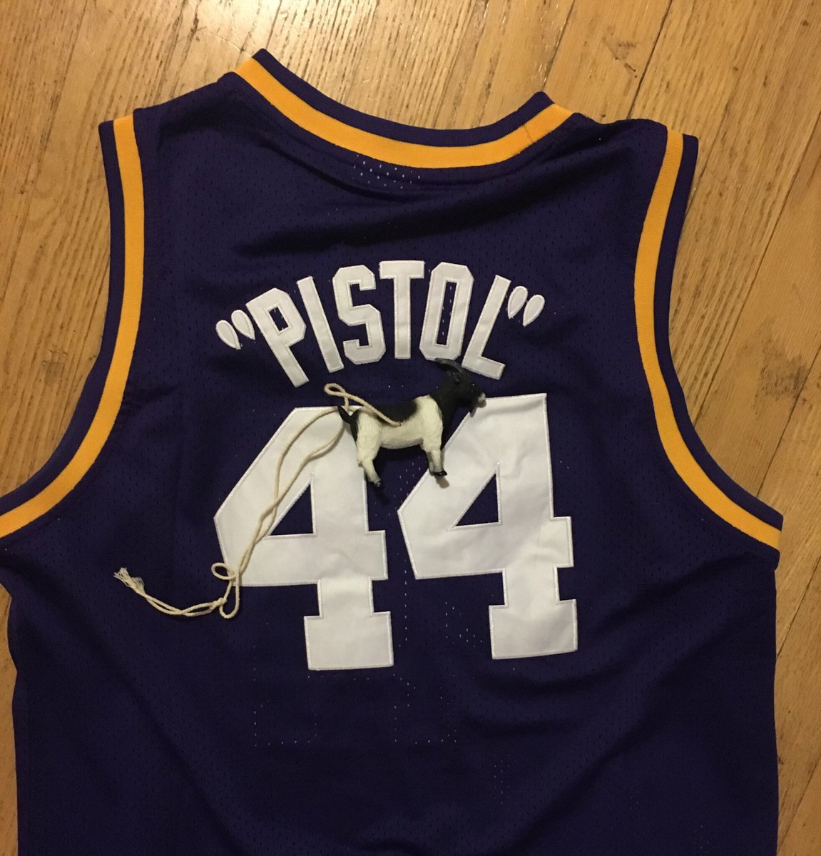 COD_2016_Champs's tweet photo. Game 1 GOAT : "Pistol Pete" @peteycogs he is proud to announce that game 2 GOAT : rewarded to #76 Moose (Ben Simmons) @benmoose28 https://t.co/voL40KfQo6