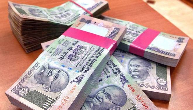 news24tvchannel's tweet photo. New Rs 100 note soon, old notes will remain valid #RBI #NewRs100note https://t.co/1NfF1Eot91 https://t.co/30iuiGfxtz