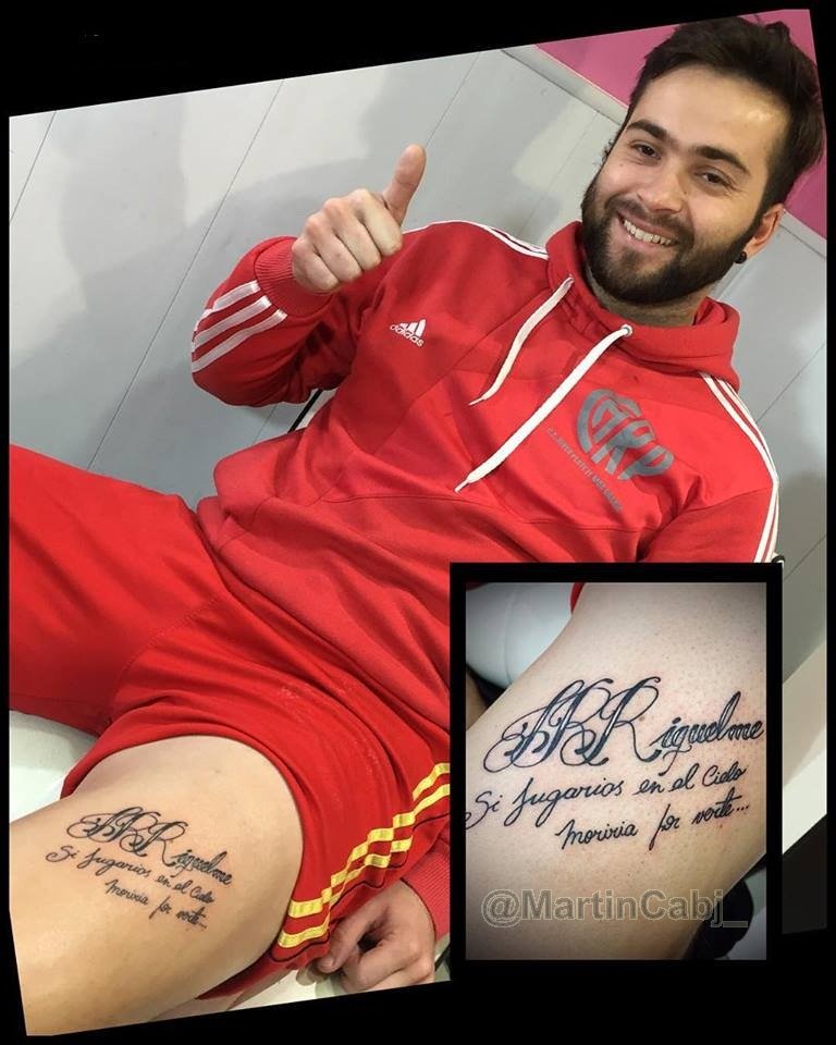YoViARiquelme's tweet image. INCREIBLE: Es hincha de River y se hizo un tatuaje de Juan Román Riquelme