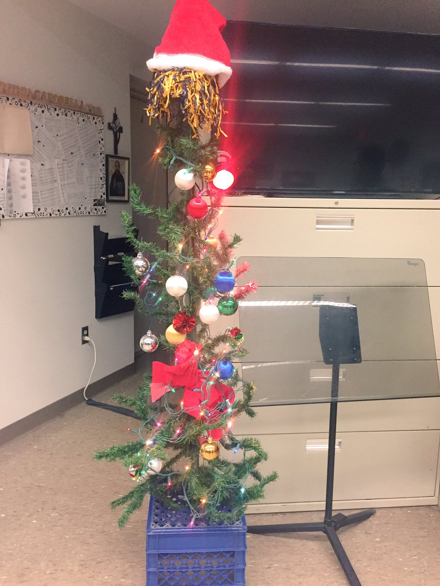 jcu_bands's tweet photo. Our tree that we put up today...you can say that we're ready for the holidays!! #jcupepband 🎄🎅🏼🎁 https://t.co/77lZyJD7mt