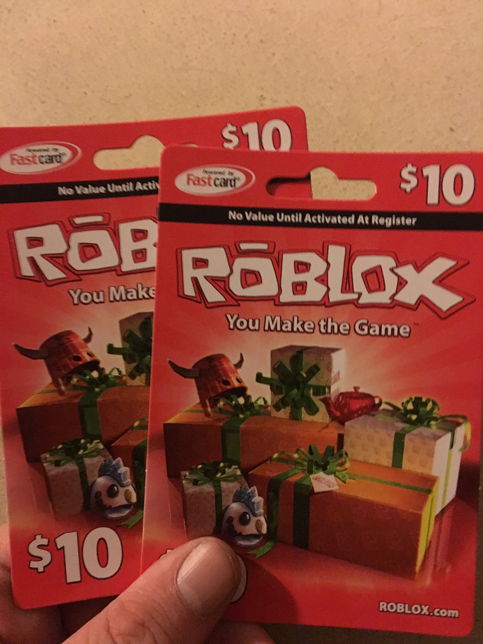 X 上的MarkcarloTy：「Roblox Gift Card 10R$ Give away How to Enter 1 Follow me  @bdayroblox 2 Reetweet 3 Like End October 15  / X