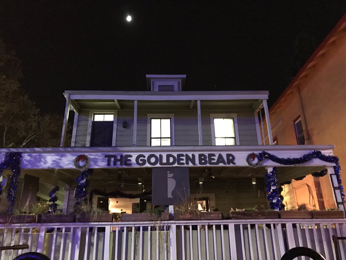 Goldenbear916's tweet photo. #Hottoddy competition going down now!
#12DaysOfMidtown https://t.co/8XTtPhlUXX
