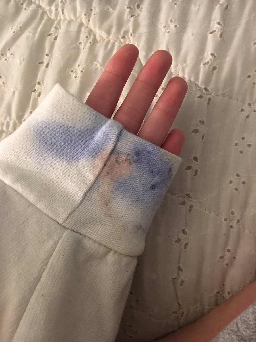 emma_past's tweet photo. Pretty sure tide pods aren't supposed to do this...😬 https://t.co/h2zBck6PXW