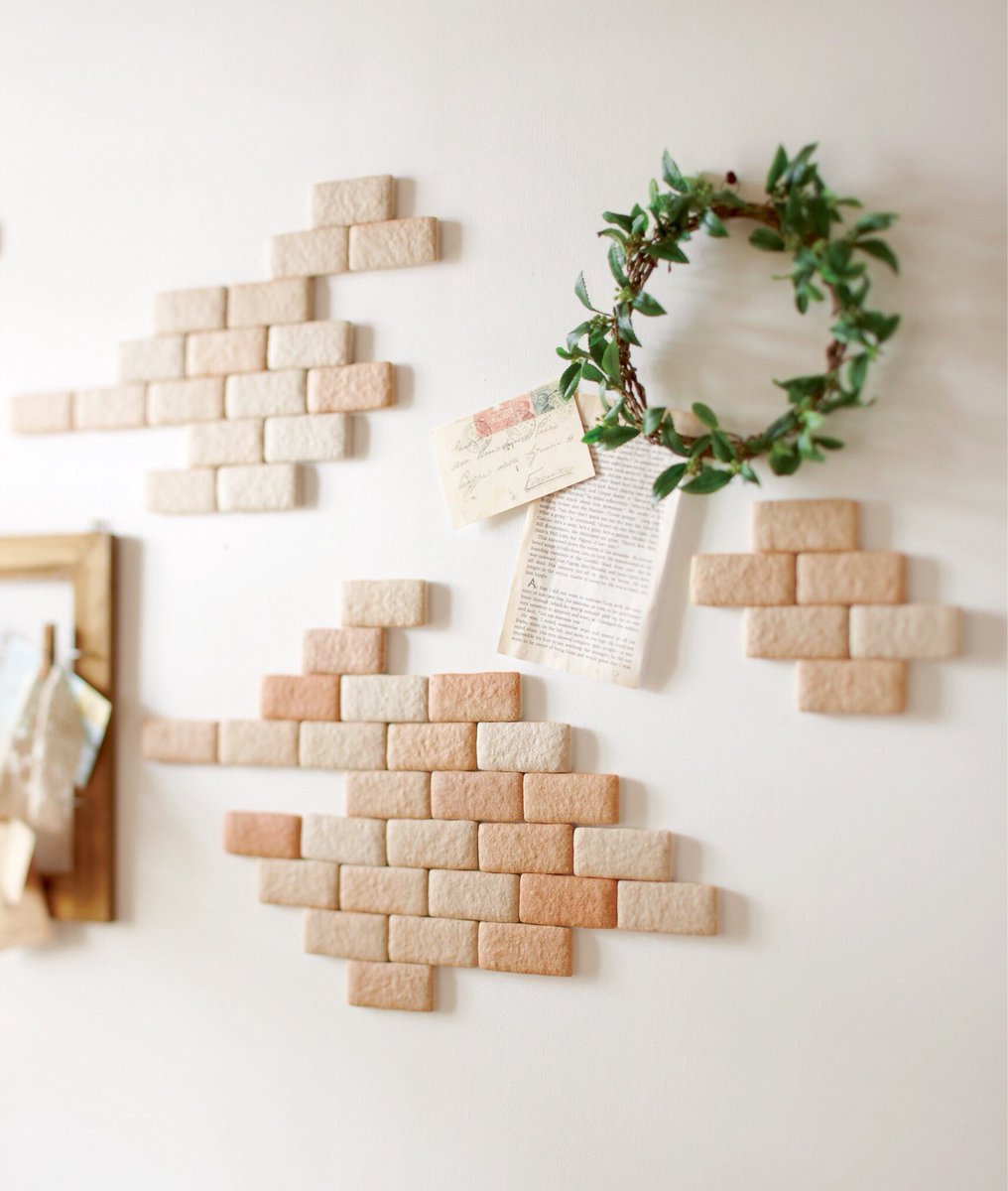 𝐑𝐨𝐦𝐚𝐧𝐭𝐢𝐜 𝐏𝐫𝐢𝐧𝐜𝐞𝐬𝐬 ロマプリ Auf Twitter ロマプリの隠れたヒットアイテム かるかるブリック 貼るだけで 殺風景な壁が南仏チックに変身 屋外使用もできる強い素材で サロンやショップをされている方からも人気です ロマプリサイトで販売中