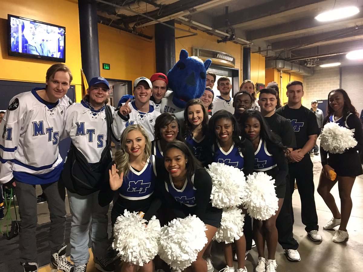 PredsEnergy's tweet image. Get ready @PredsNHL fans - @MTAthletics @MTSUhockey hitting the ice this intermission for a t-shirt toss!