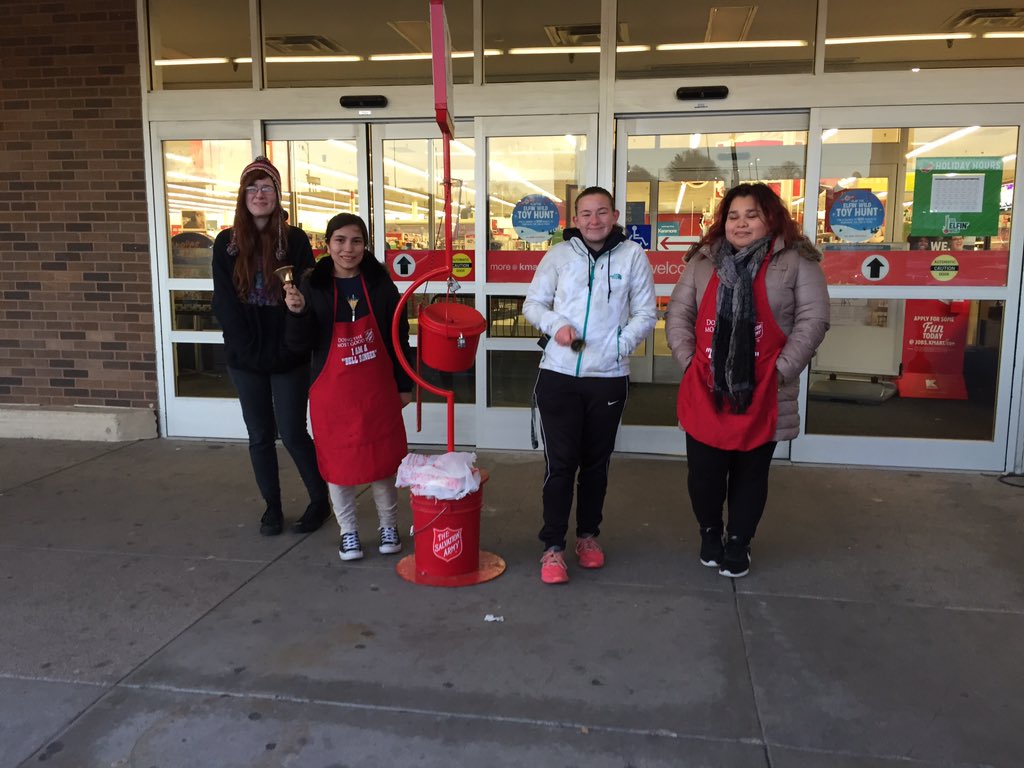 packerNHS's tweet photo. Go to Kmart on 50th &amp; L and see OSHM National Honor society raising money for the Salvation Army https://t.co/wbLZOMcvyv
