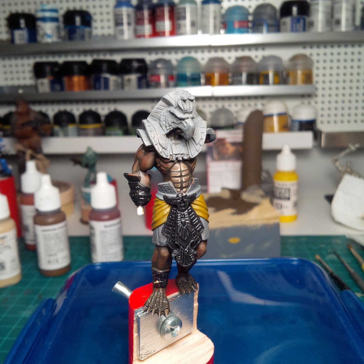 minisbytree's tweet photo. Started sketching in the skin, not sure if I am happy with it or not. Something seems off...      #WIP #warmongers https://t.co/qWi2X5ozoe