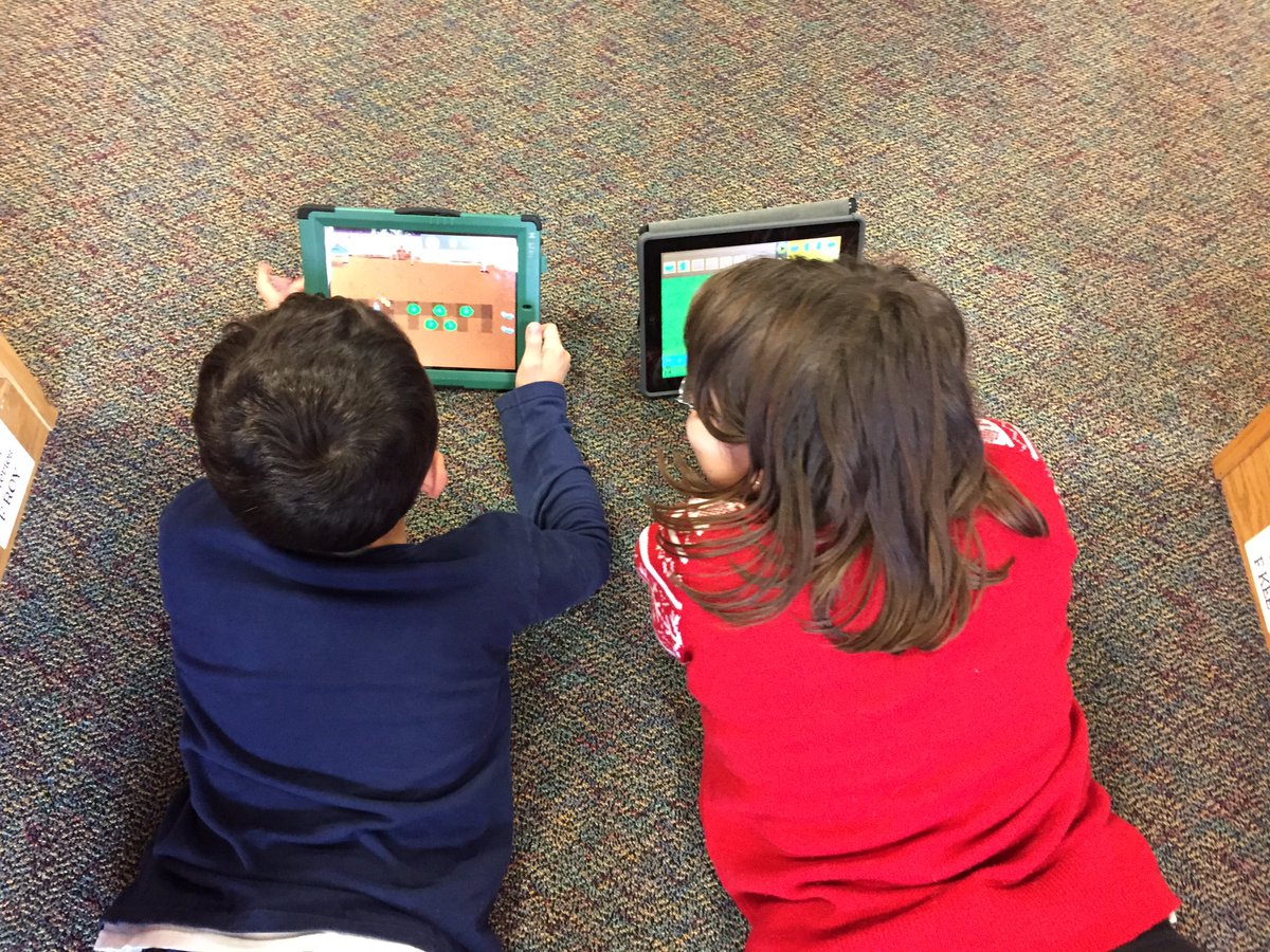 librarybrods's tweet photo. All the coding! #codingcollaboration #spsdlt #emc2 @erinlibrary @Heights_Elem https://t.co/oHSXXF7kZt