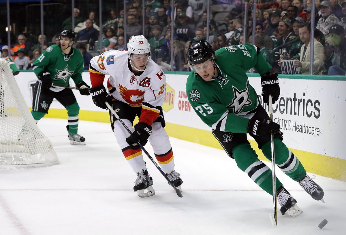 And we're back for the final period tied at 1-1. #CGYvsDAL https://t.co/7sjoCvc4XN