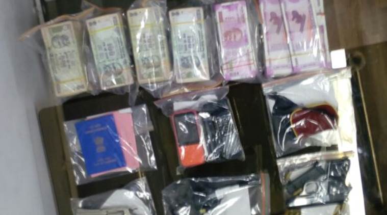 cpimspeak's tweet photo. Bengal BJP leader Manish Sharma arrested,Rs 2000 notes worth Rs 33 lakh seized.
How do BJP leaders get so much Cash?
https://t.co/hF8ZqF4qTA https://t.co/C3IfggDD22