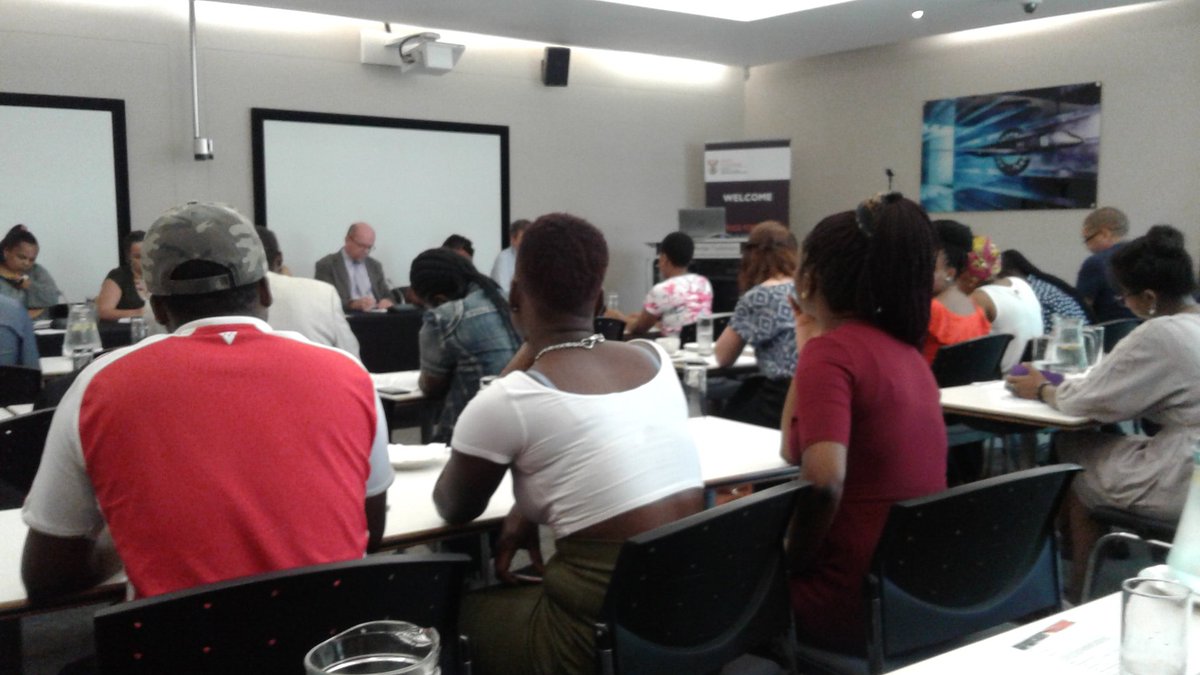 MolokommeJoane's tweet photo. Media workshop underway
#SFA2016
@ScienceForumSA
@CSIR @NRF_SAASTA https://t.co/4nRhopM3BP