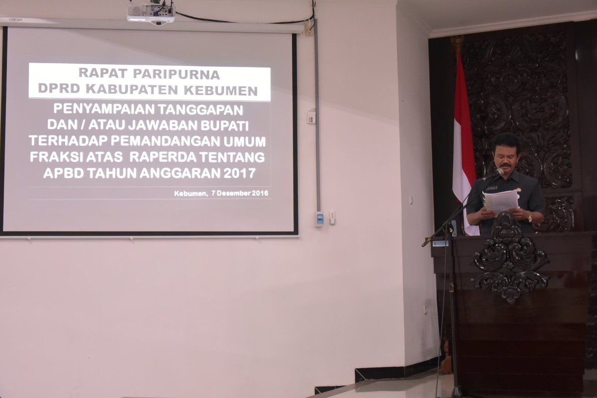 Rapat Paripurna DPRD dg agenda Penyampaian Jwbn Bupati thd PU Fraksi ats Raperda ttg APBD TA 2017.
Mewakili <a href="/bupatikbm/">M. Yahya Fuad</a> Sekda <a href="/adipandoyo66/">Adi Pandoyo</a>