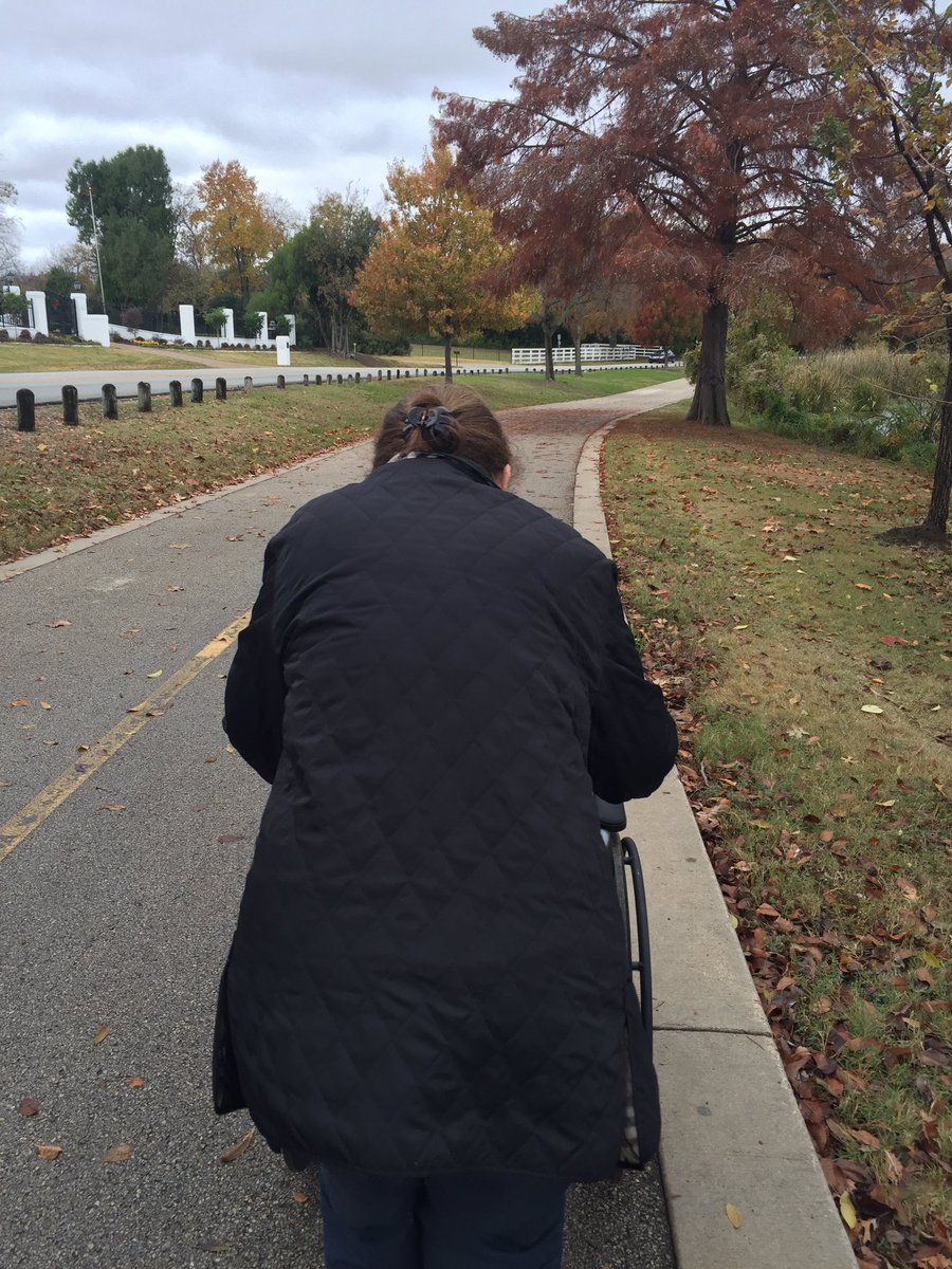 annasilvas1's tweet photo. Weekend stroll @whiterockdallas #WeCanBeMended #caregivers #forever https://t.co/gpU3sgA0yg