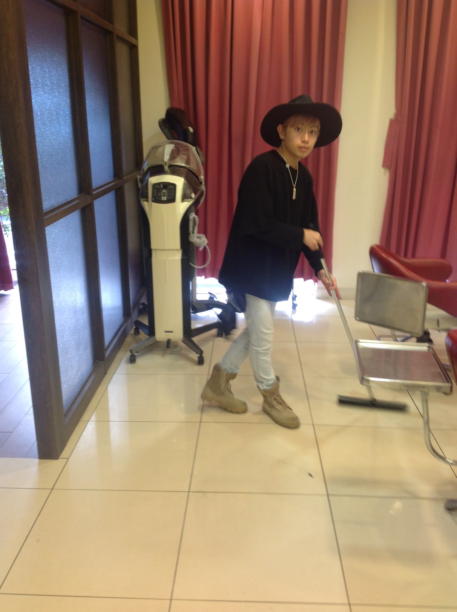 美容室 プログレス武蔵藤沢店 今日は 新所沢からヘルプに来てくれました 福士君です プログレス 新所沢 武蔵藤沢