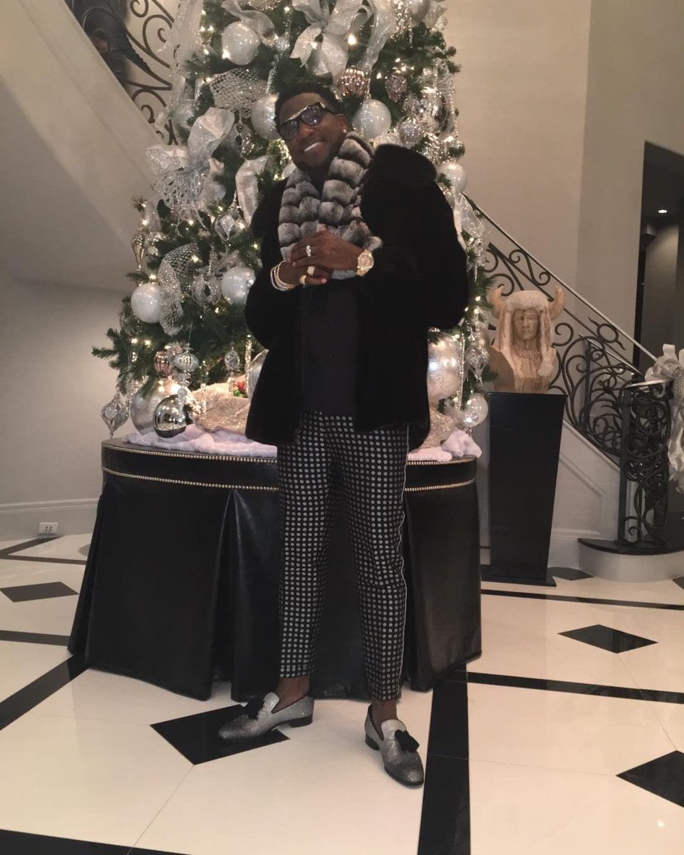 GAFollowers's tweet image. I want to be as happy as Gucci Mane all of 2017.