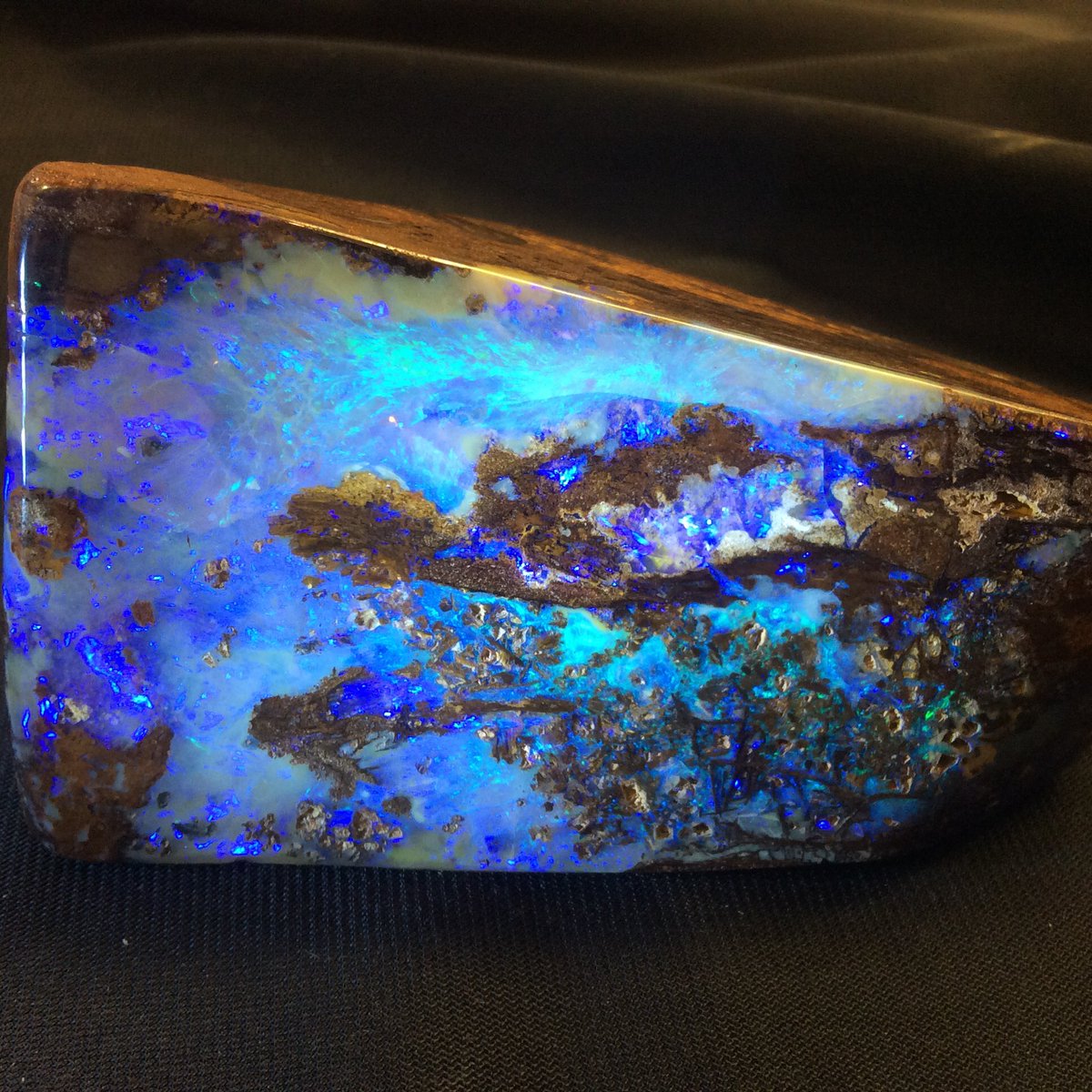This is what natural opal looks like ! It's at <a href="/BoscastleRocks/">UnclePaul's Emporium</a>