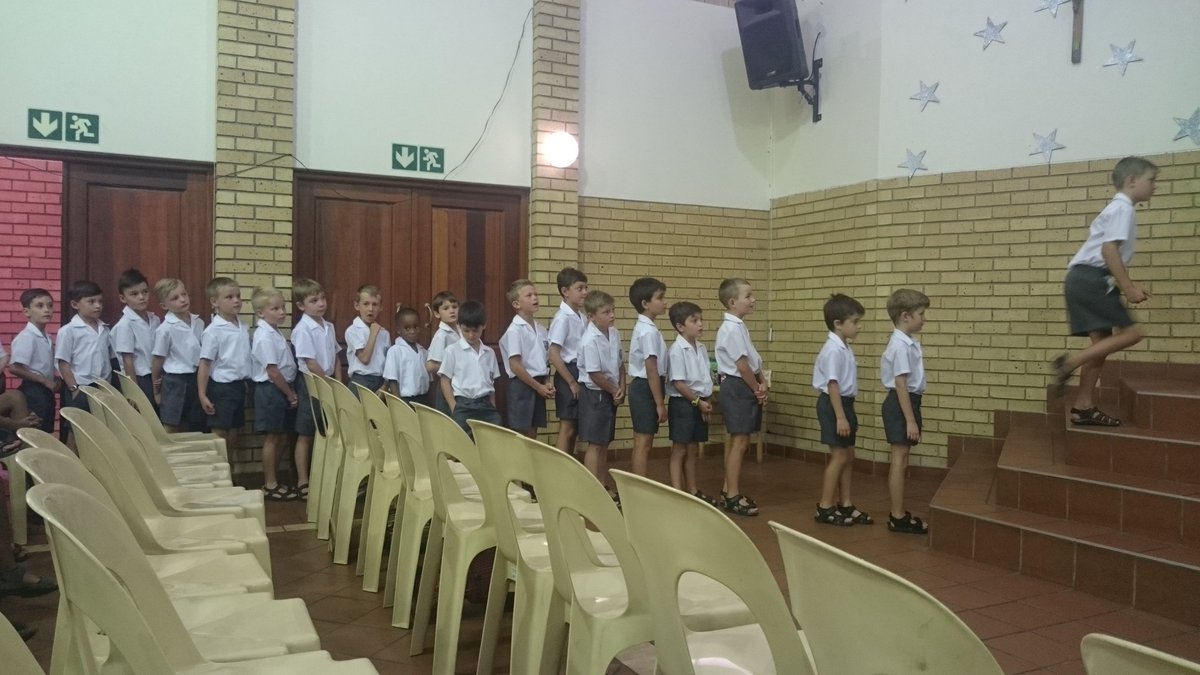 Talz07's tweet photo. Grade 1 prize giving @BenniesJP https://t.co/HKHwuEBmJh