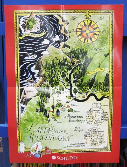 絵本の家 ムーミン 本日まで銀座松屋さんにて展覧会開催中のムーミン スウェーデンから直輸入のこちらの スウェーデン語ー英語絵辞典 が当店のオンラインショップでも人気です ムーミン谷の地図もついています クリスマスギフトにもおすすめ