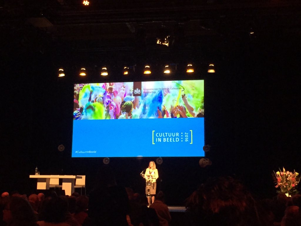 MinkeSchat's tweet photo. Aftrap Cultuur in Beeld Conferentie @MinOCW door minister @Jet_Bussemaker #CiB16 : diversiteit en verbinding https://t.co/rOPcFOgqGw