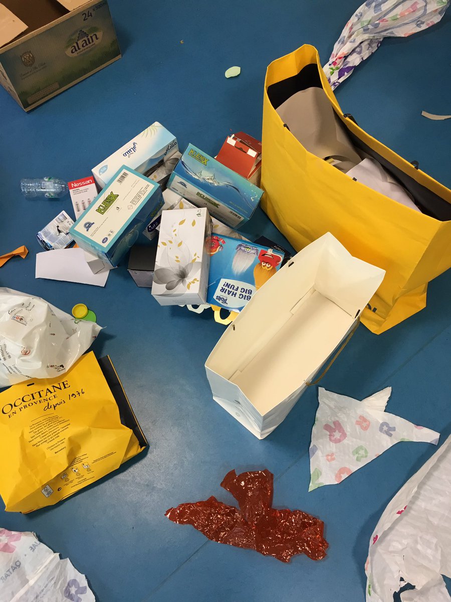 MrsHowardsStars's tweet photo. #trashtotreasure Year 3 are using their trash to make some amazing 'trashion'! #trashionshow #year3bulbuls https://t.co/UVSa1EKSeB