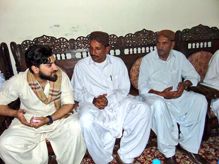 PppJiyala's tweet photo. @ChairmanMatiari @MakhdoomFZaman condoled wth NusratShah on demise of his mother in villAbri #HydRural
#MakhdoomOfHala #WthPpl #PPP https://t.co/5RXKusNt95