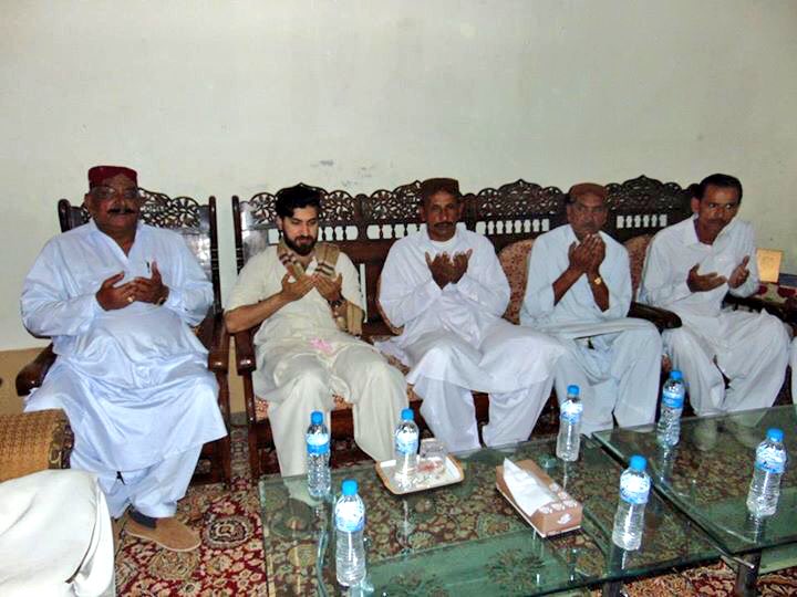 PppJiyala's tweet photo. @ChairmanMatiari @MakhdoomFZaman condoled wth NusratShah on demise of his mother in villAbri #HydRural
#MakhdoomOfHala #WthPpl #PPP https://t.co/5RXKusNt95