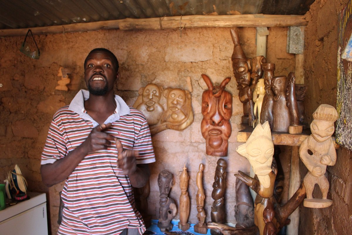 slowdrivemag's tweet photo. Today on the blog, we meet some of the charismatic makers of the @love_limpopo Ribola Art Route #WeOpenAfrica https://t.co/fJ1Vb2HZdL https://t.co/Vcu7Kg9xh0