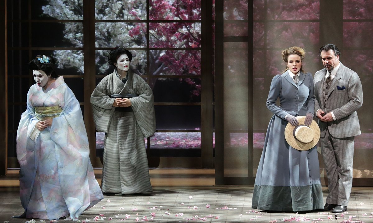teatroallascala's tweet photo. Mancano poche ore a #PrimaScala visita il nostro sito e scopri i tanti modi per vivere lo spettacolo! https://t.co/aX7dHekqQ7 https://t.co/Qy3ITdkqMr