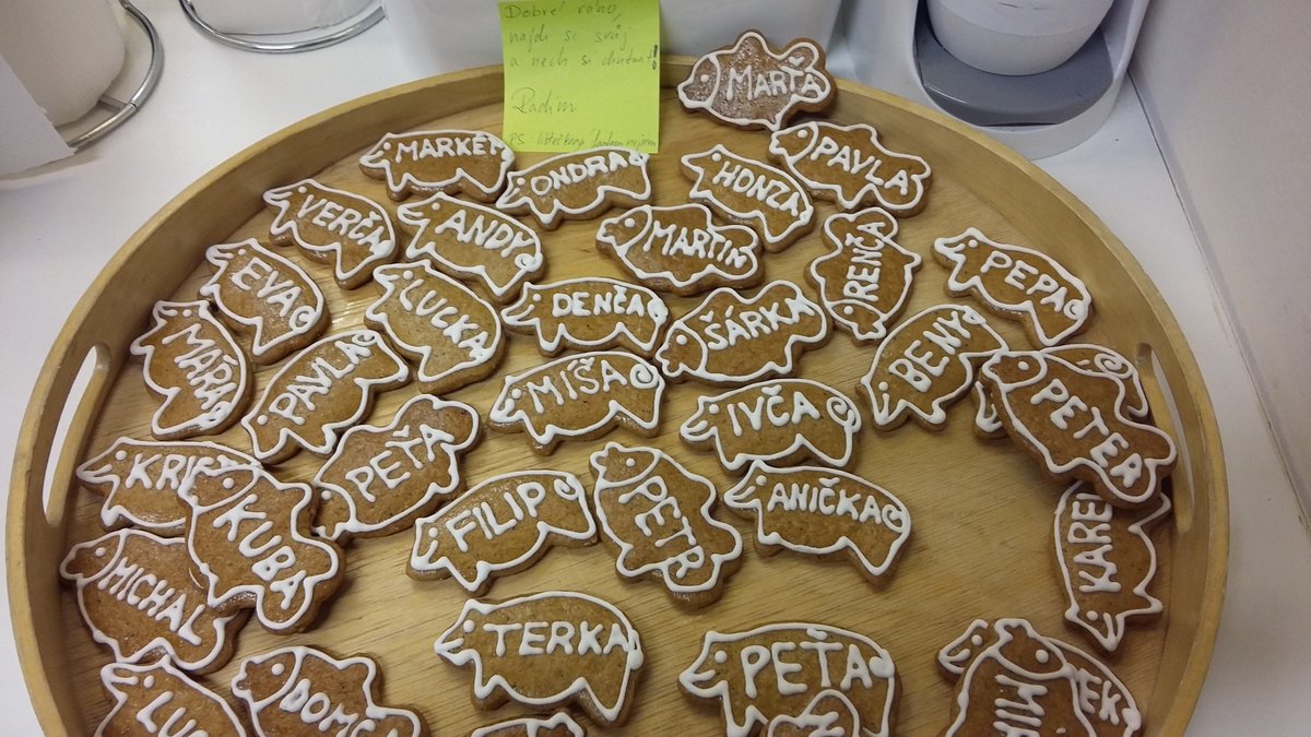 Boží! Když tohle najdete v kuchyňce, víte, že do práce chodíte nejen kvůli zajímavým klientům... @ @h1cz