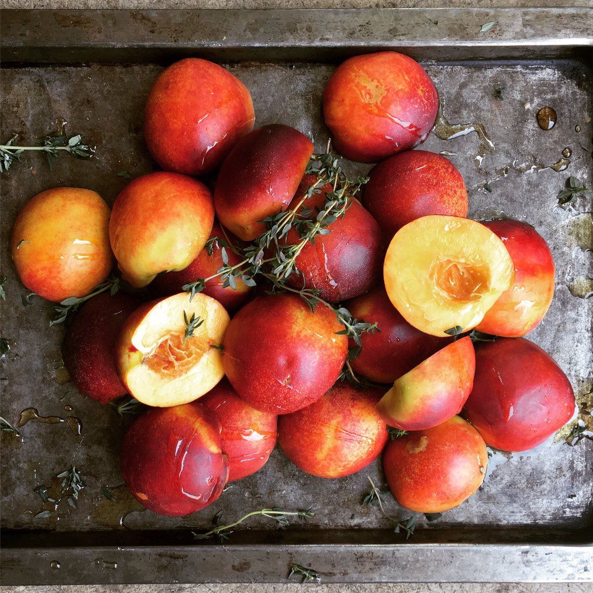 Honeyed nectarines &amp; thyme going to roast before being made into goats cheese, nectarine &amp; thyme tartlets 😍🍑  #festivebakes