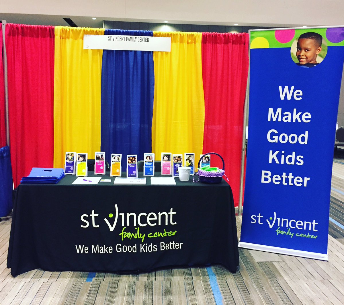 Celebrating our community's teachers at today's <a href="/OAPCS/">OAPCS</a> Conference! 😀❤️💛💙#OAPCS