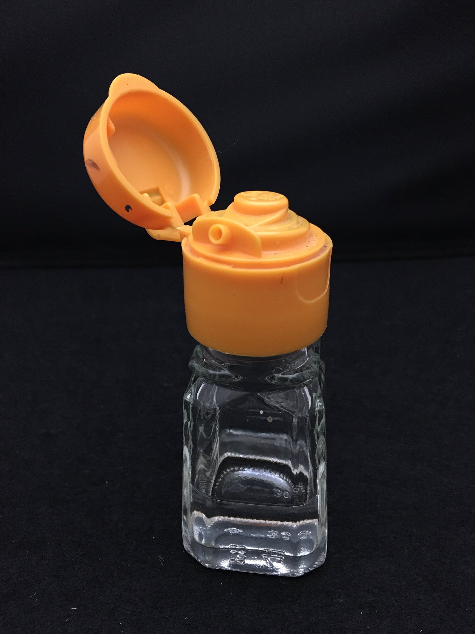 Yacchi ヤッチ Sur Twitter 模型沼通信 100均で買ったラー油の空容器 薄め液を入れて使ってます 一滴づつ出せて 倒してもこぼれません 直接筆に垂らして 洗浄にも使ってます Yacchi ヤッチ Sur Twitter 模型沼通信 100均で買ったラー油の空容器 薄め液を入れて使ってます 一滴づつ出せて 倒してもこぼれません 直接筆に垂らして 洗浄にも使ってます