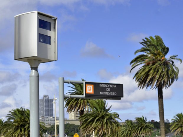 El próximo sábado 10 de diciembre comienza la fiscalización electrónica en el #tránsito. Conocé los detalles en portal.carandlife.uy/noticias/351-e…