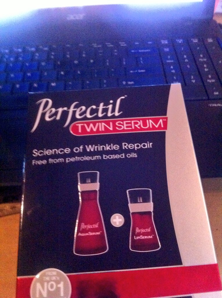 TakuRanking's tweet image. Then i open and....😂😂😂😂😂ageing cream?! I meeeaaan😂