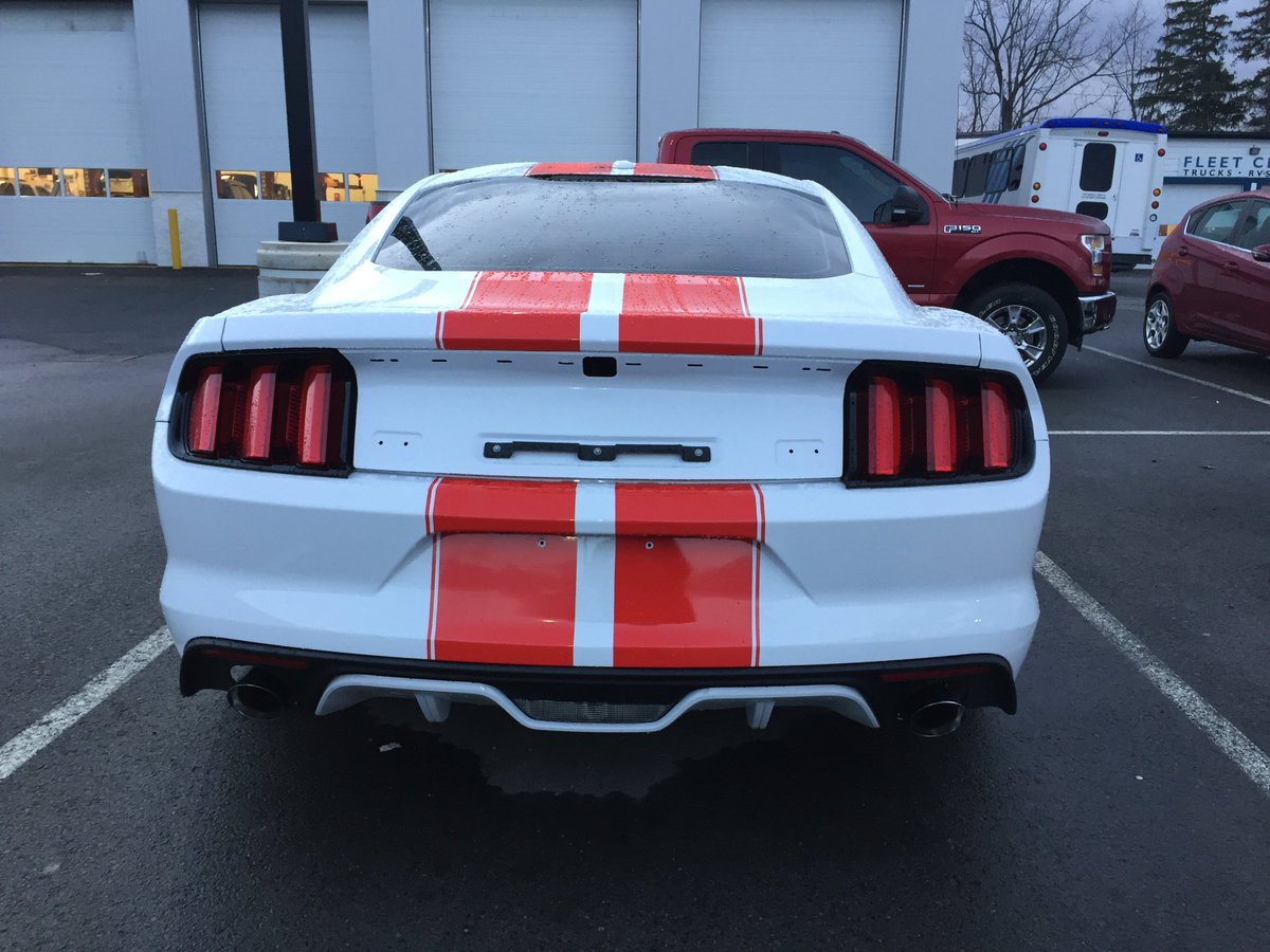 edlearnford's tweet image. What do you think about our Latest @ROUSHPerf  Stang?  New stripes... I like it.. how about you?