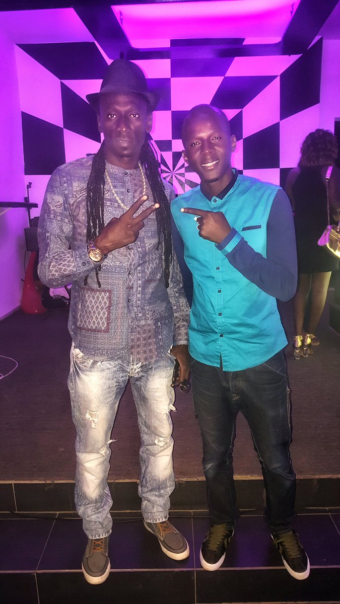 vixabib's tweet photo. My bro #DUGGYTEE au #queensdakar on love !!! https://t.co/Ae5jNakqoP