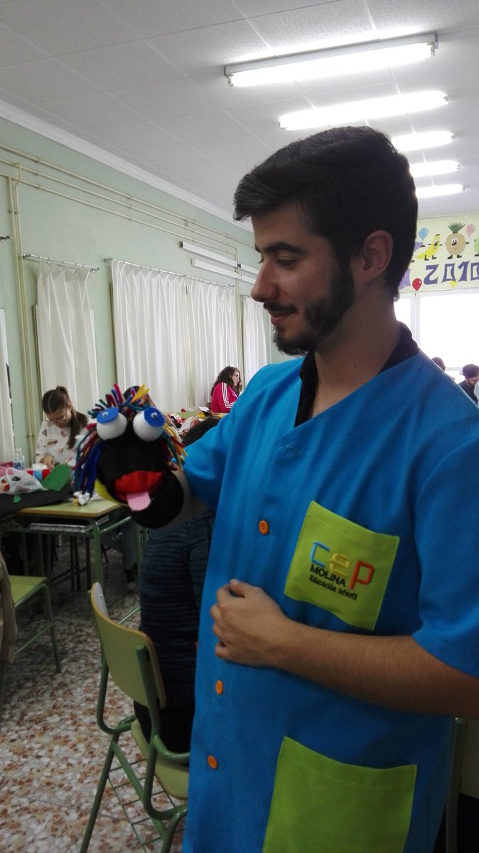 AsocTeseim's tweet photo. Taller de marionetas II para l@s alumn@s de @CepMolina.
Ell@s si que saben...!!!
GRACIAS https://t.co/i3C2Y7XYUh