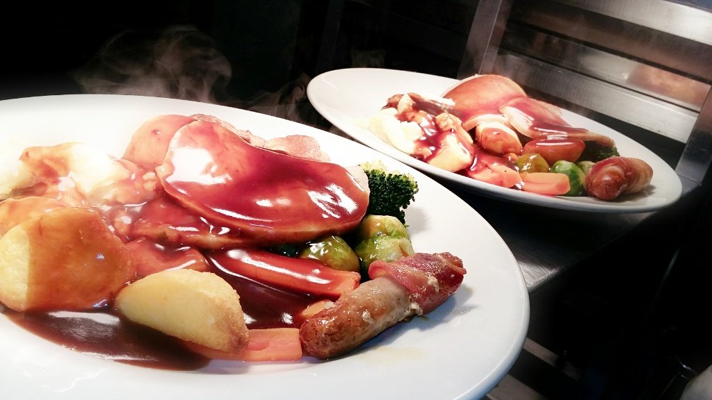 Turkey dinners just £7.49 including a drink! Any day of the week! You'd be crackers not to! #ChristmasDinner #Food #Gravy #punsfordays