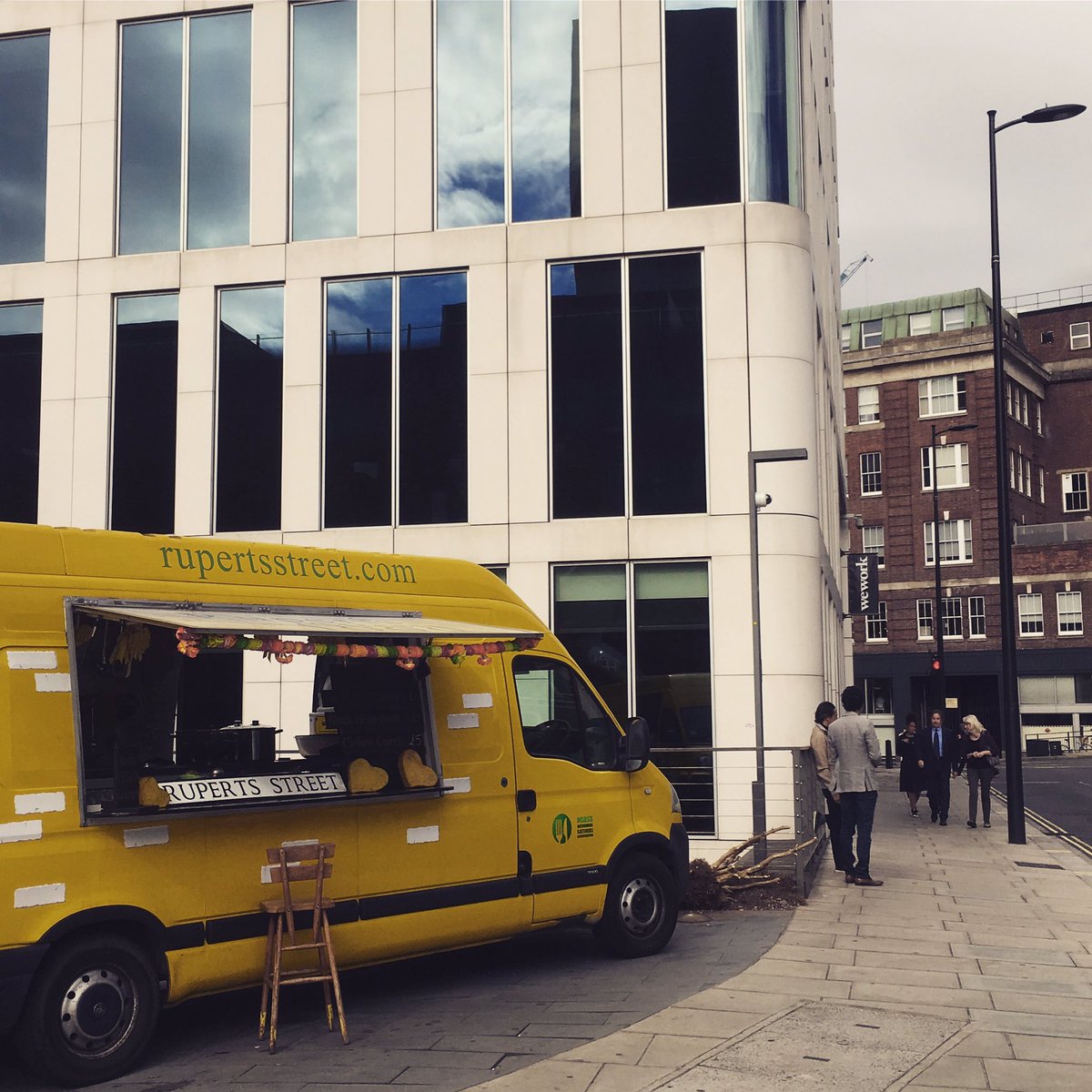 TruckStopToday's tweet photo. @RupertsStreet  @WeWorkLDN Paddington 2 eastbourne terrace @alisonldoughty @CBItweets @cheapersteeper @happitite_sa @dendrow @FitchRatings https://t.co/ea3IVvgcg0