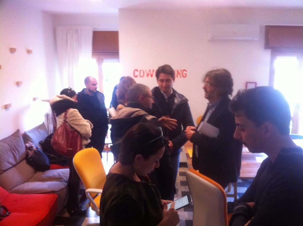 CasaNetural's tweet photo. Conferenza stampa conclusa, non vi resta che venirci a trovare a #MateraDesignWeekend2016 il 9-10-11 dicembre https://t.co/AE3Ut9tLHB
