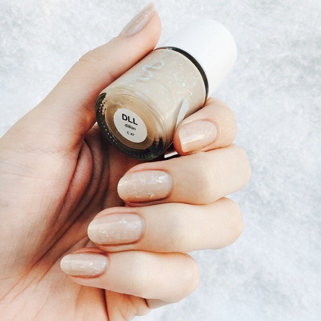 * CRUSHED PEARL - with #DLL a elegant #nude shade  #nailpolish infused with #holographic #… ift.tt/2h20O5j