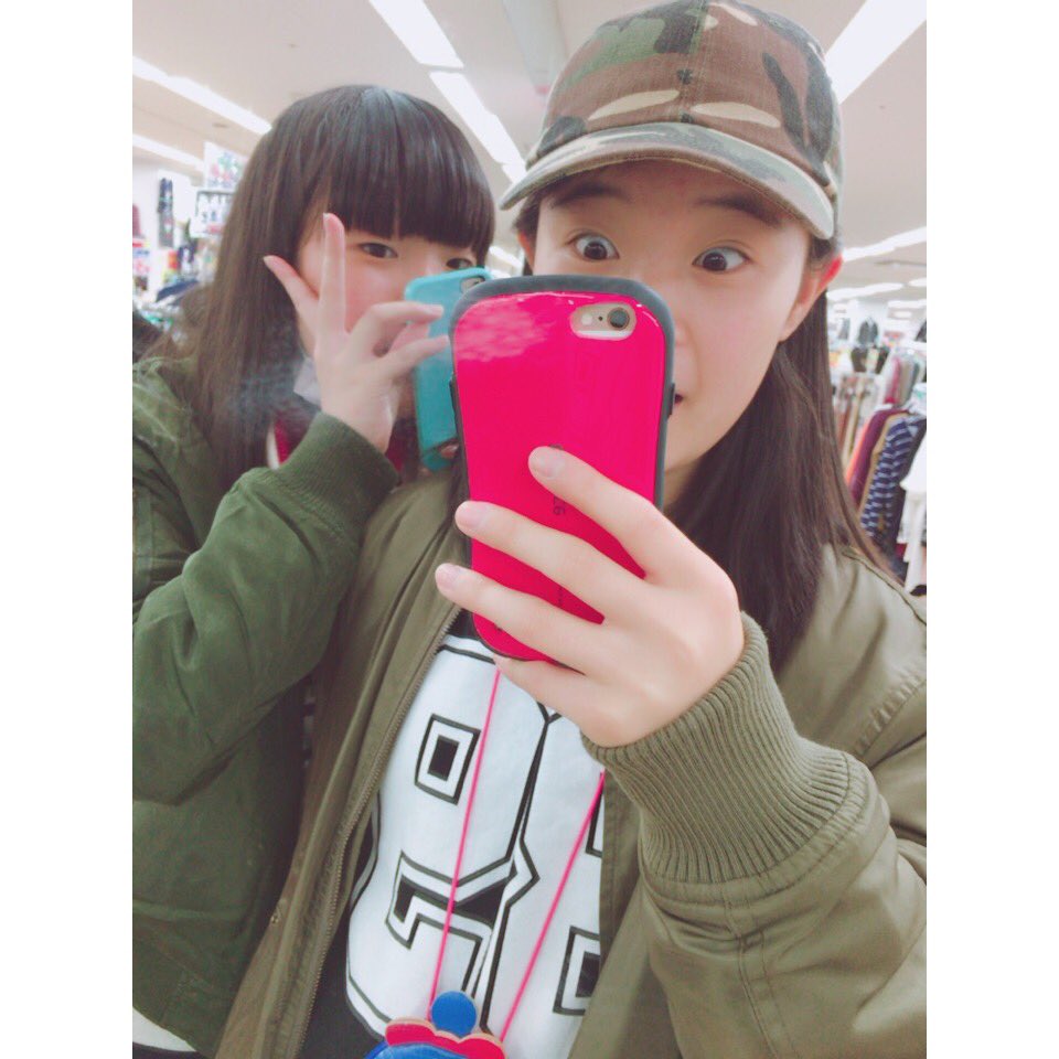 SM76129's tweet photo. 今日もありがとう➳ ( ˙-˙=͟͟͞͞)♡
鏡で写真撮るのハマった2人✌️🏿✌️🏿✌️🏿 https://t.co/pF8RUEbta6