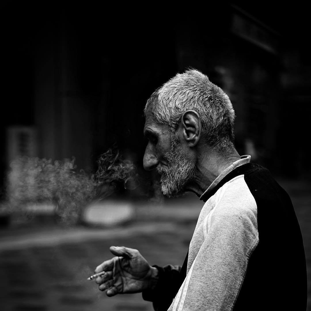 LafTReni's tweet photo. Bilgeye sormuşlar:

- Bir insanın zekasını nereden anlarsınız?
+ Konuşmasından.
- Ya hiç konuşmazsa?
+ O kadar akıllı insan yoktur ki! https://t.co/HoecCr9OgZ