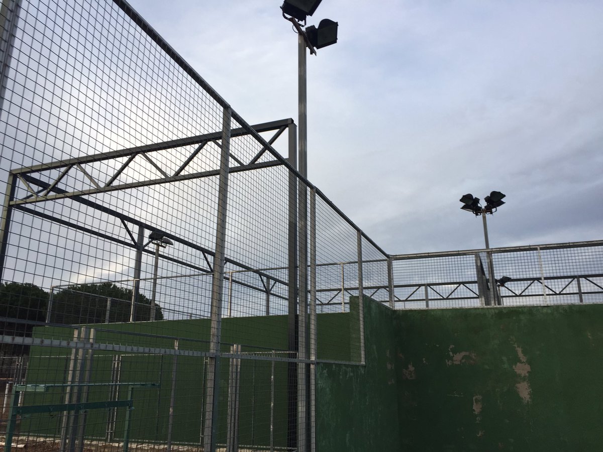 Ya se ven los trabajos del techo. Pronto: 🌧➡️🎾-💨➡️🎾-☀️➡️🎾= 👏👏👏👏👏👏👏👏👏👏👏👏